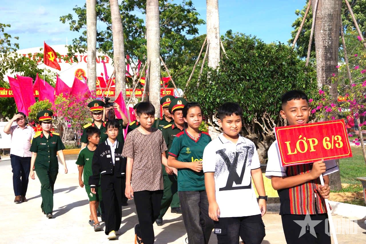 Trường Thiếu sinh quân miền Trung đón học sinh khóa đầu tiên